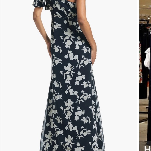 Navy and White Floral Dress - Picture 5 of 7